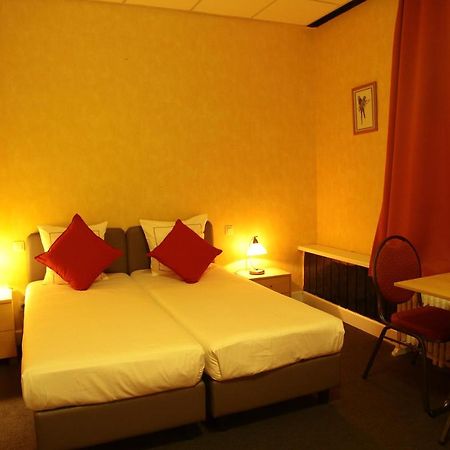 Hotel De Spiegel Σιντ Νίκλαας Εξωτερικό φωτογραφία